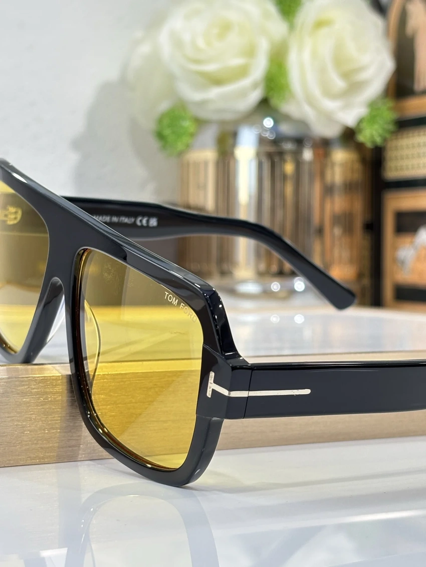 Wholesale Tom Ford FT0933 Sunglasses Hut | B2B Optical Distributor