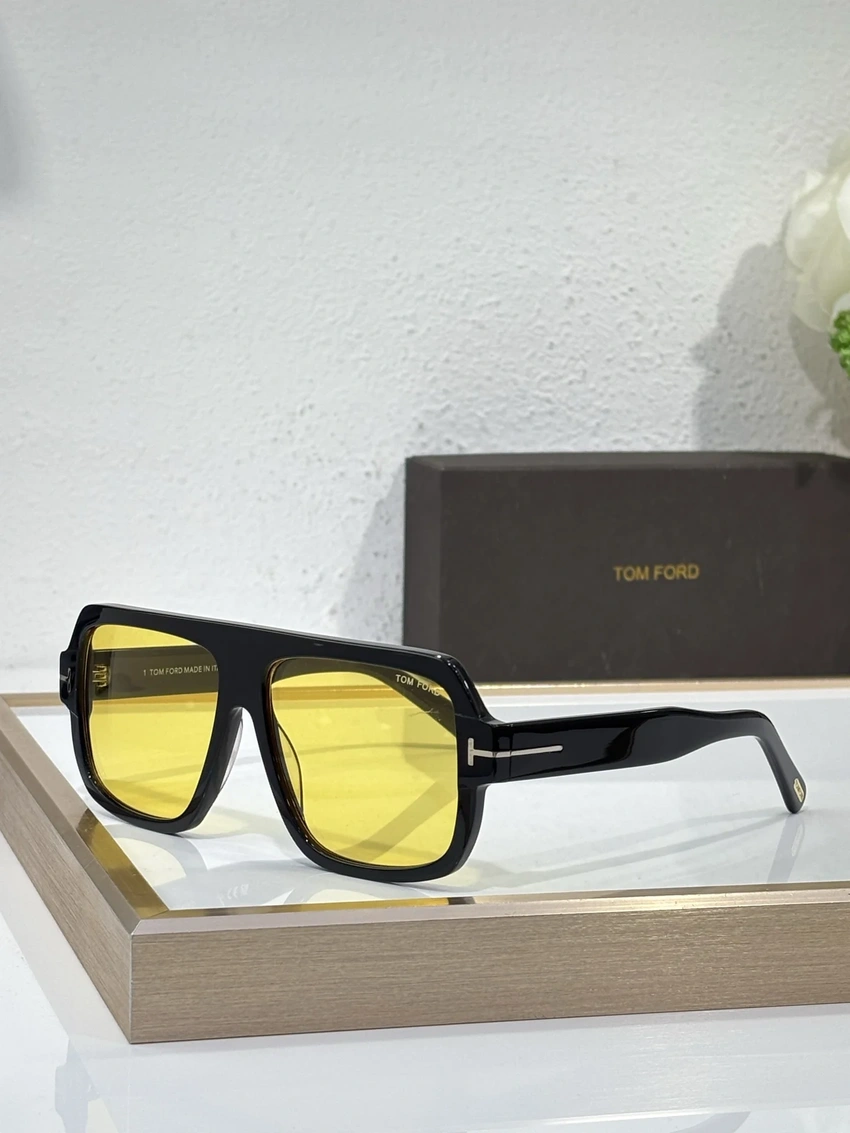 Tom Ford FT0933 Vintage Sunglasses – Wholesale Optical Frames Supplier