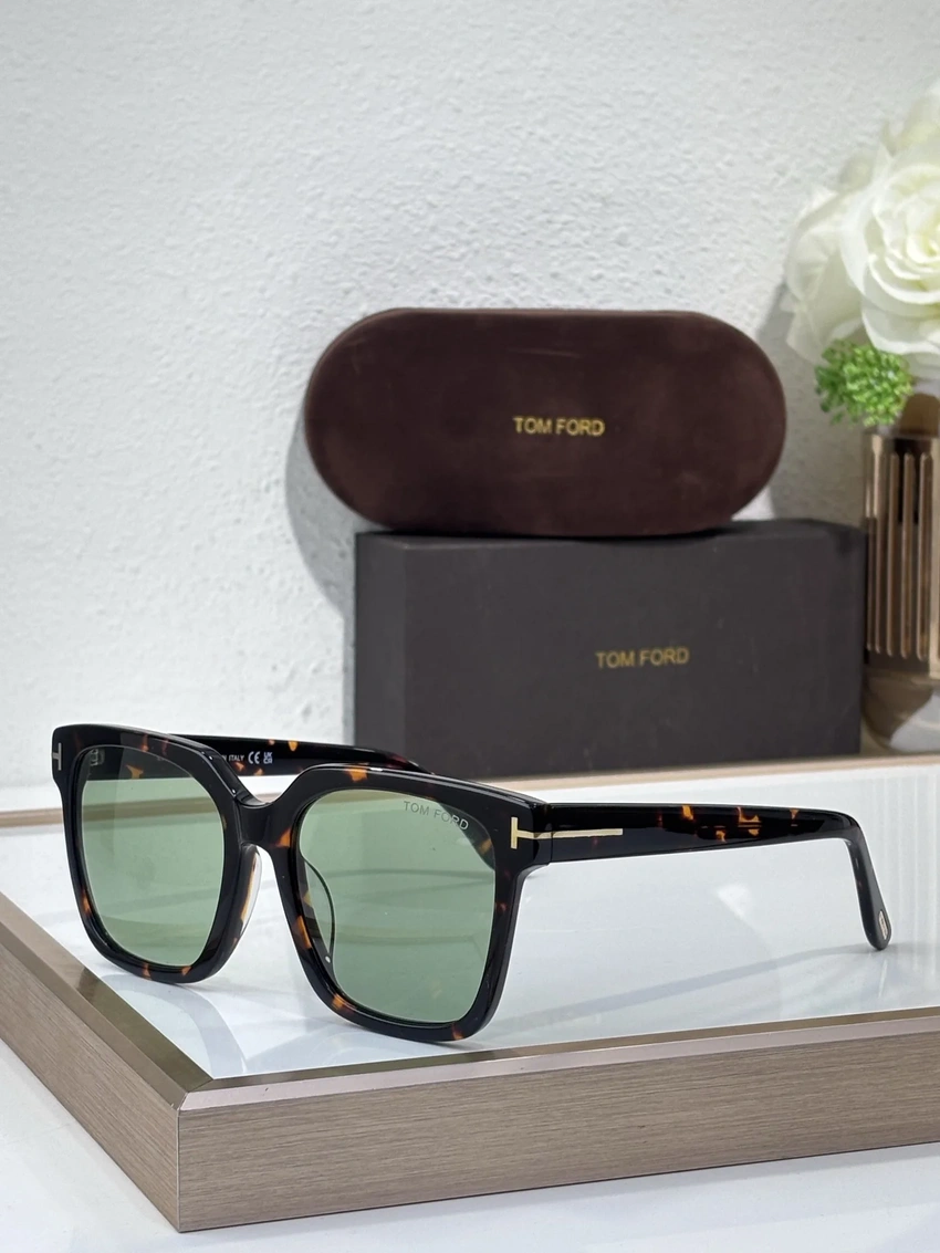 Wholesale Tom Ford FT0952 Sunglasses Case | B2B Optical Distributor
