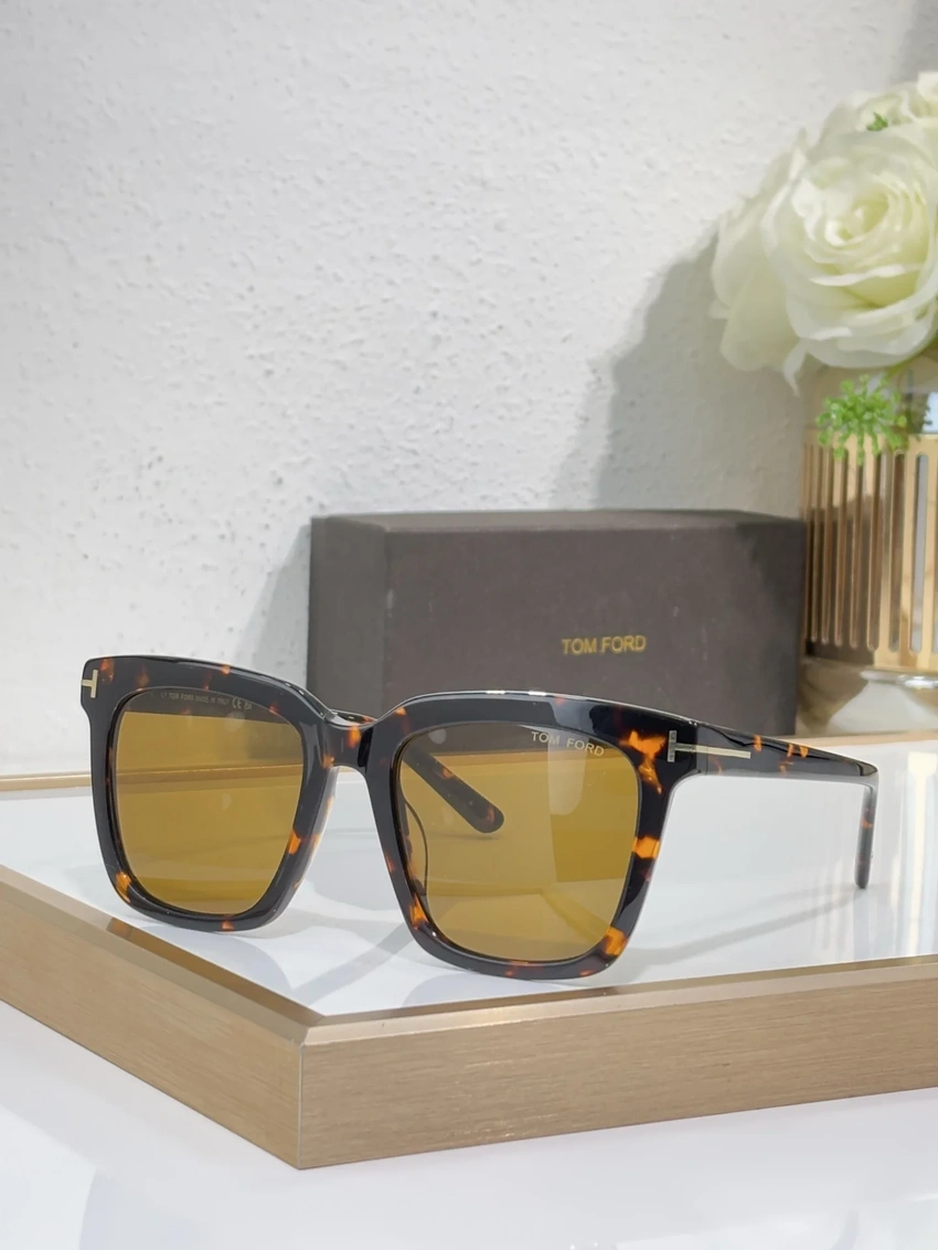 Wholesale Tom Ford FT0969 58mm Navigator Sunglasses | B2B Optical Distributor