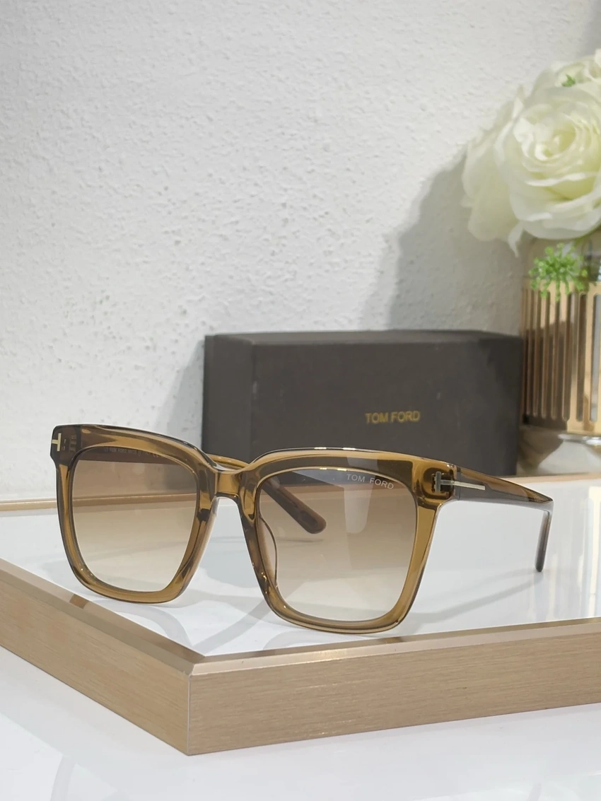 Wholesale Tom Ford FT0969 58mm Navigator Sunglasses | B2B Optical Distributor