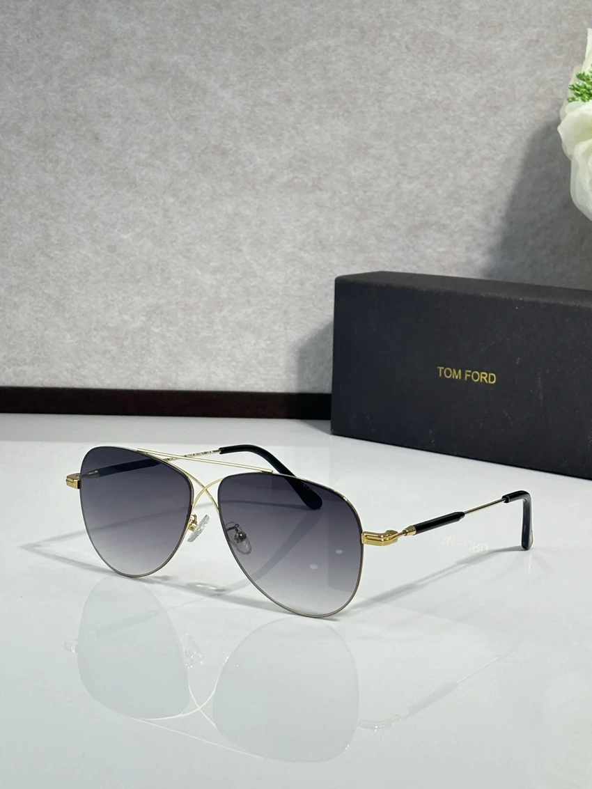 Wholesale Tom Ford FT0981 59mm Rectangle Sunglasses | B2B Optical Distributor