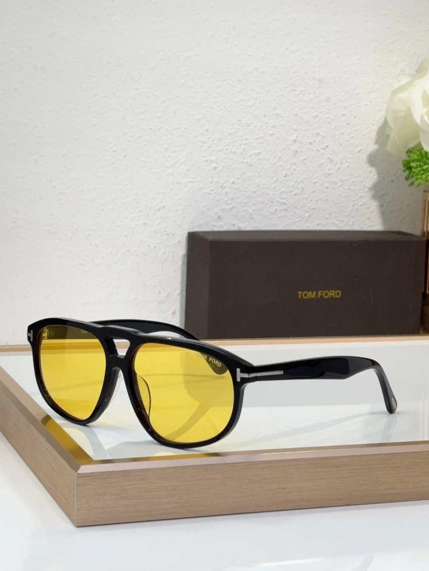 Wholesale Tom Ford FT1000 Isla Sunglasses | B2B Optical Distributor