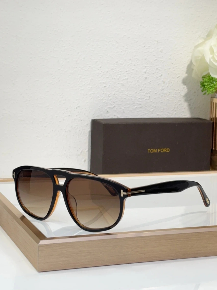Wholesale Tom Ford FT1000 Isla Sunglasses | B2B Optical Distributor