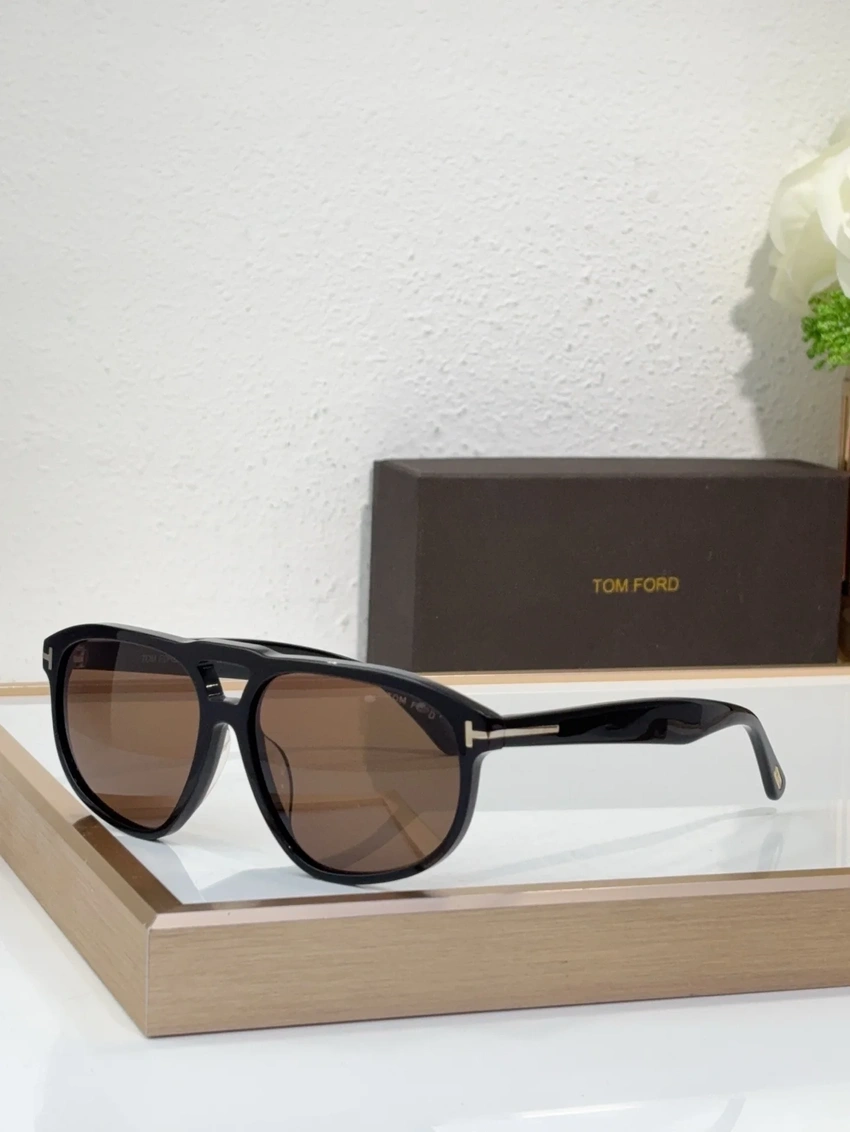 Wholesale Tom Ford FT1000 Isla Sunglasses | B2B Optical Distributor