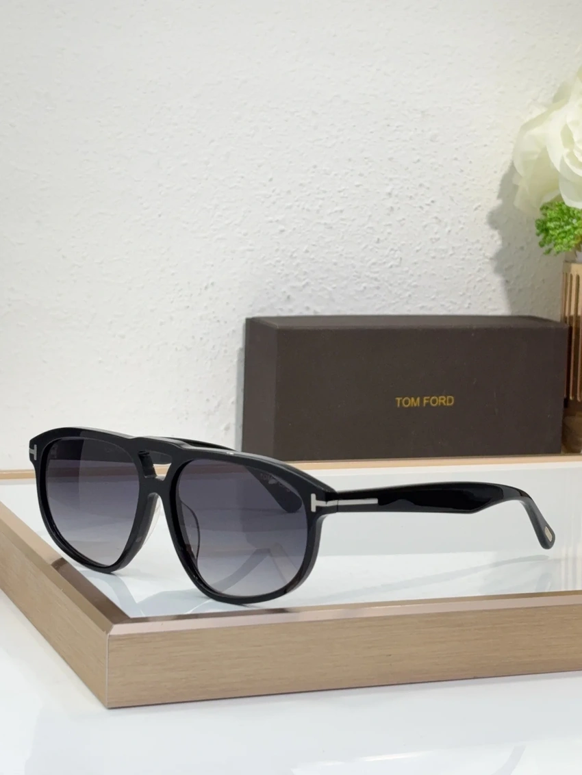 Wholesale Tom Ford FT1000 Isla Sunglasses | B2B Optical Distributor