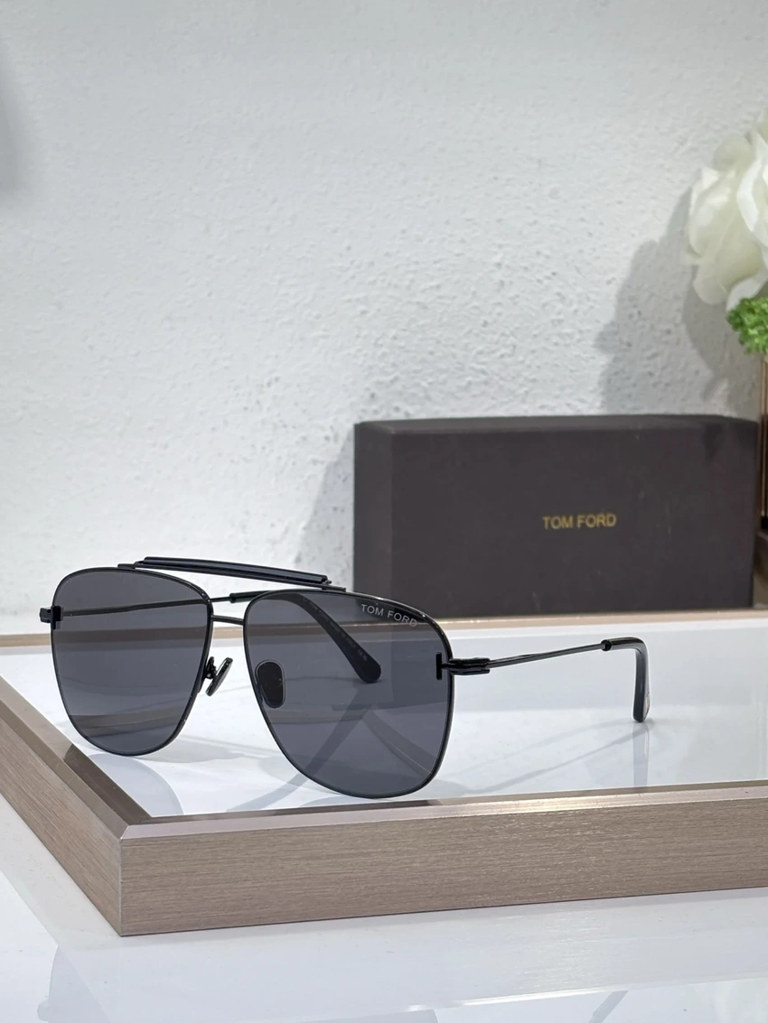 Tom Ford FT1017 Clip On Sunglasses – Wholesale Optical Frames Supplier