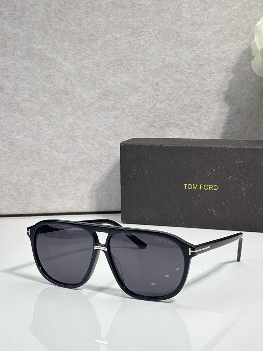Wholesale Tom Ford FT1026 Lelio Sunglasses | B2B Optical Distributor