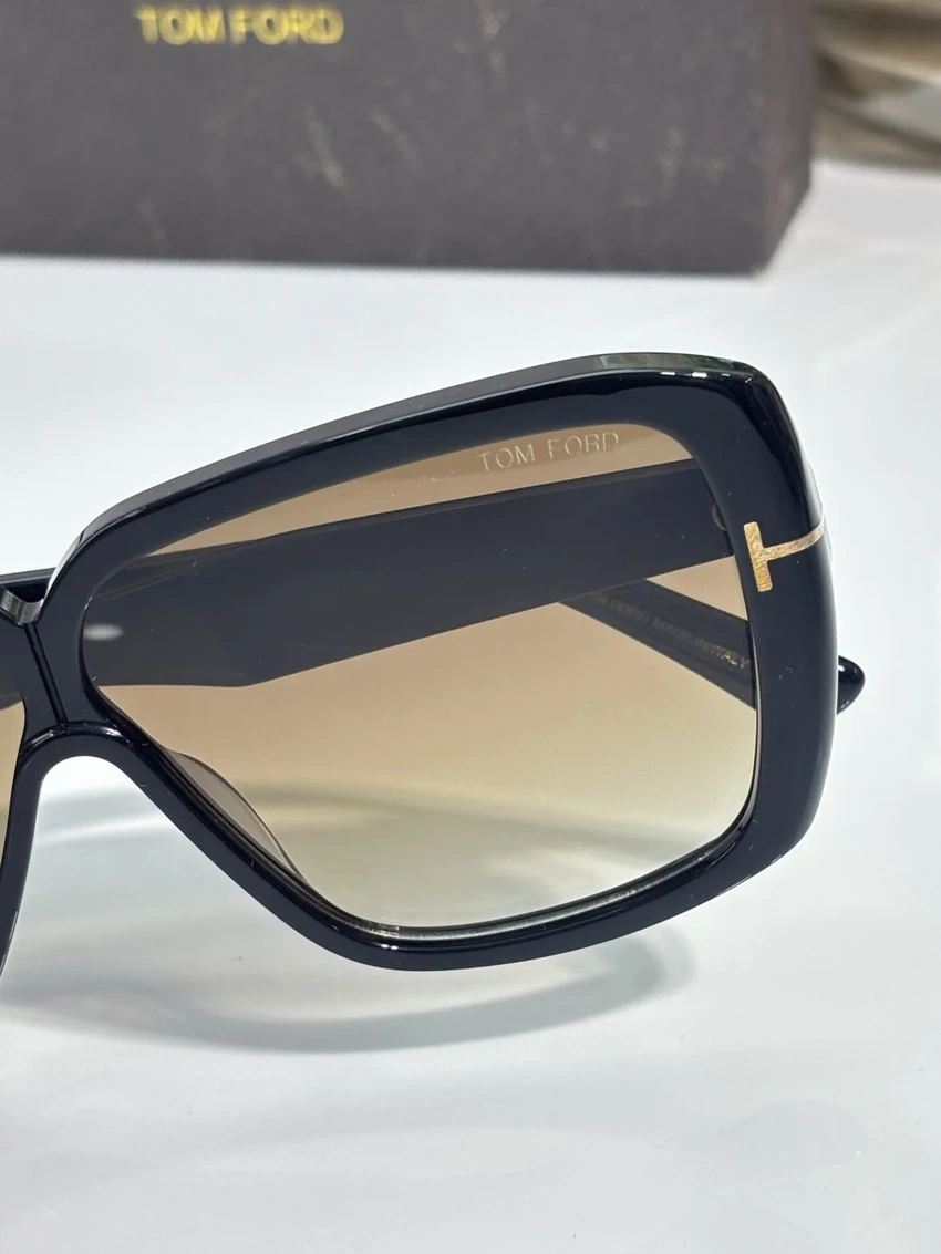Tom Ford FT1037 Eric Sunglasses – Wholesale Optical Frames Supplier
