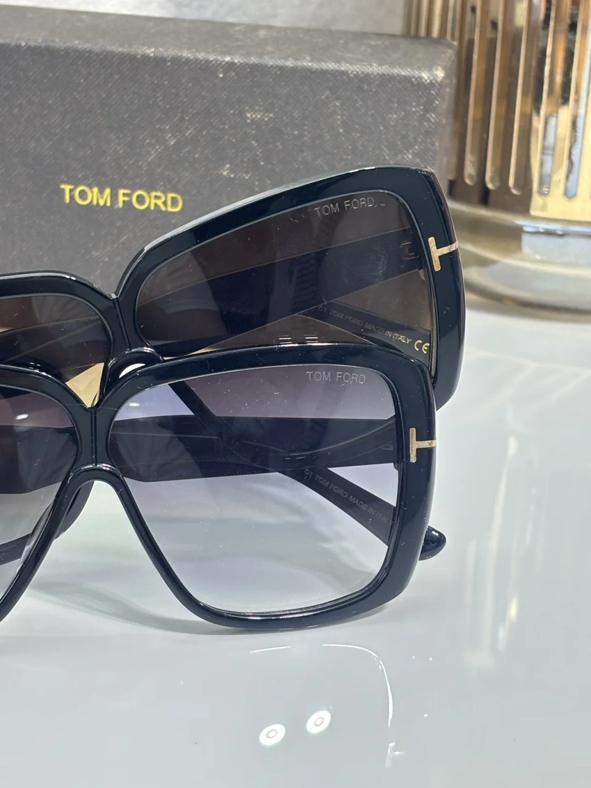 Tom Ford FT1037 Eric Sunglasses – Wholesale Optical Frames Supplier