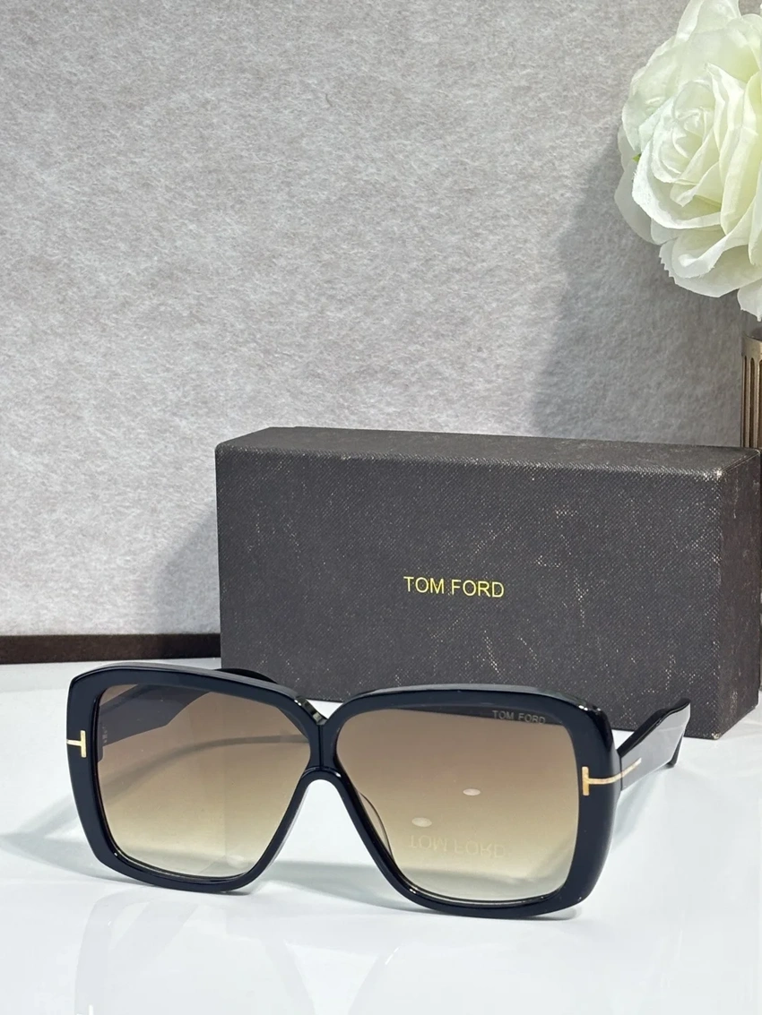 Tom Ford FT1037 Eric Sunglasses – Wholesale Optical Frames Supplier