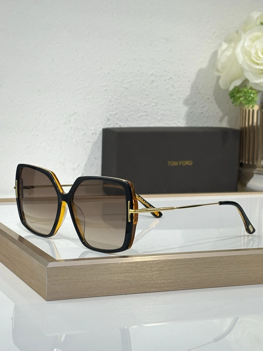 Buy Tom Ford FT1039 Gradient Sunglasses Wholesale | Optical Importer