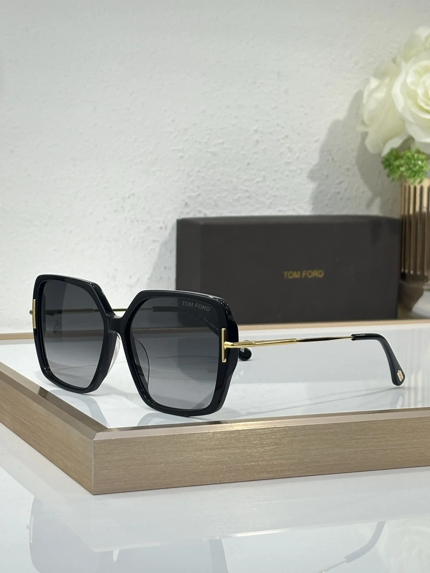 Buy Tom Ford FT1039 Gradient Sunglasses Wholesale | Optical Importer