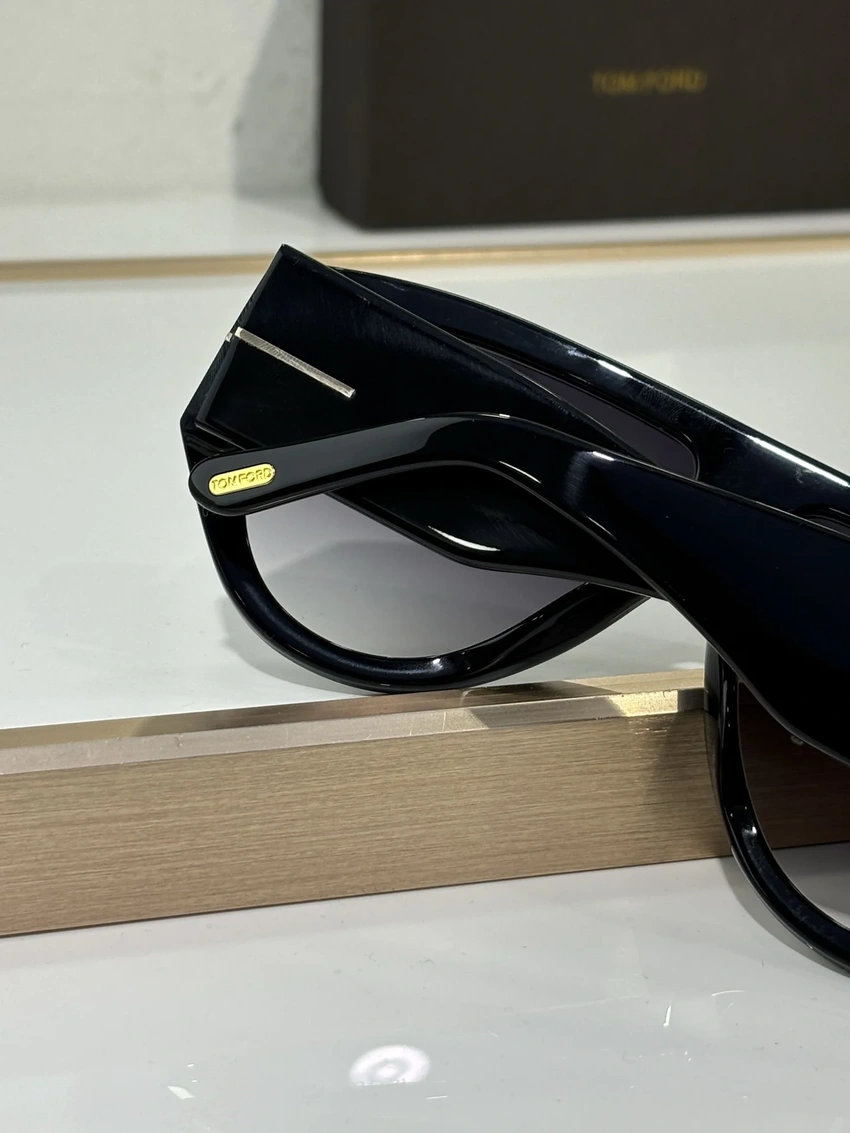 Buy Tom Ford FT1044 Gerrard Sunglasses Wholesale | Optical Importer