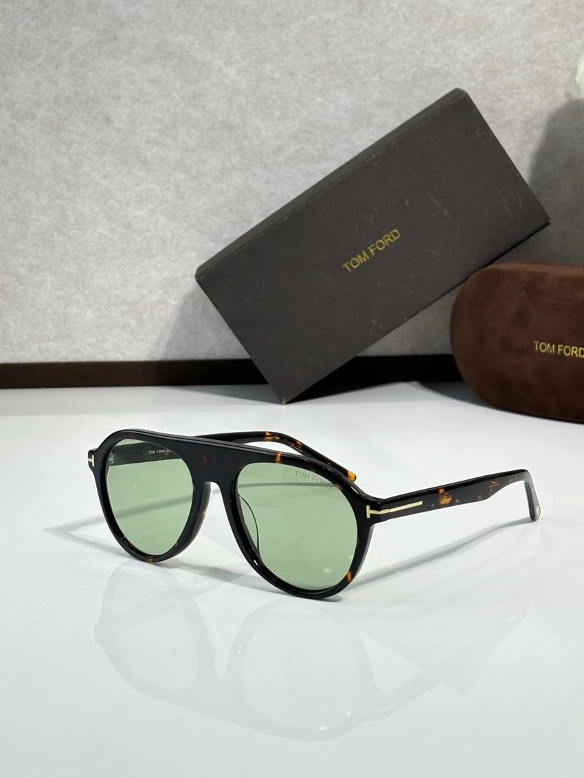 Premium Tom Ford FT1047 Icon Pilot Sunglasses – Wholesale Distributor