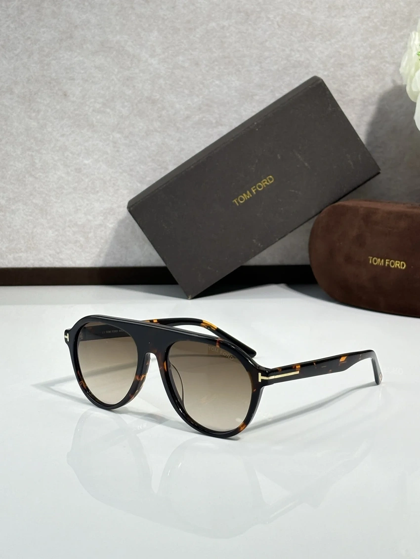 Tom Ford FT1047 Aviator Sunglasses – Wholesale Optical Frames Supplier