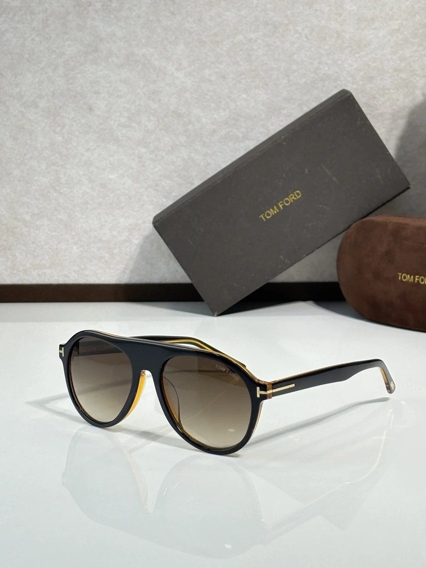 Tom Ford FT1047 Aviator Sunglasses – Wholesale Optical Frames Supplier