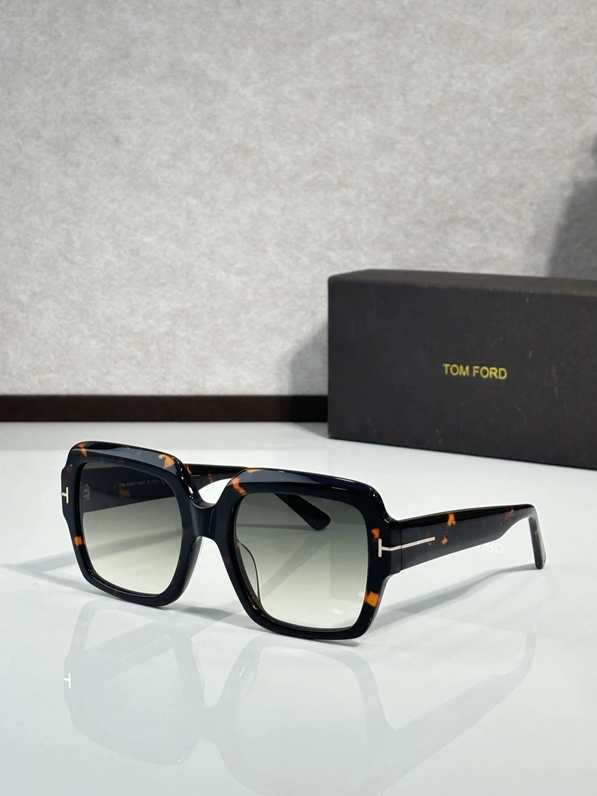 Wholesale Tom Ford FT1082 Erol Sunglasses | B2B Optical Distributor
