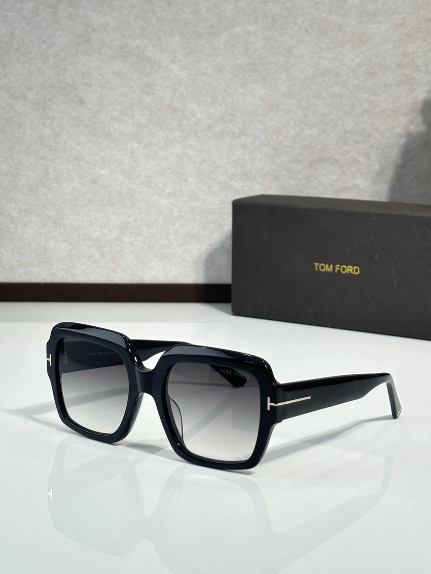 Wholesale Tom Ford FT1082 Erol Sunglasses | B2B Optical Distributor