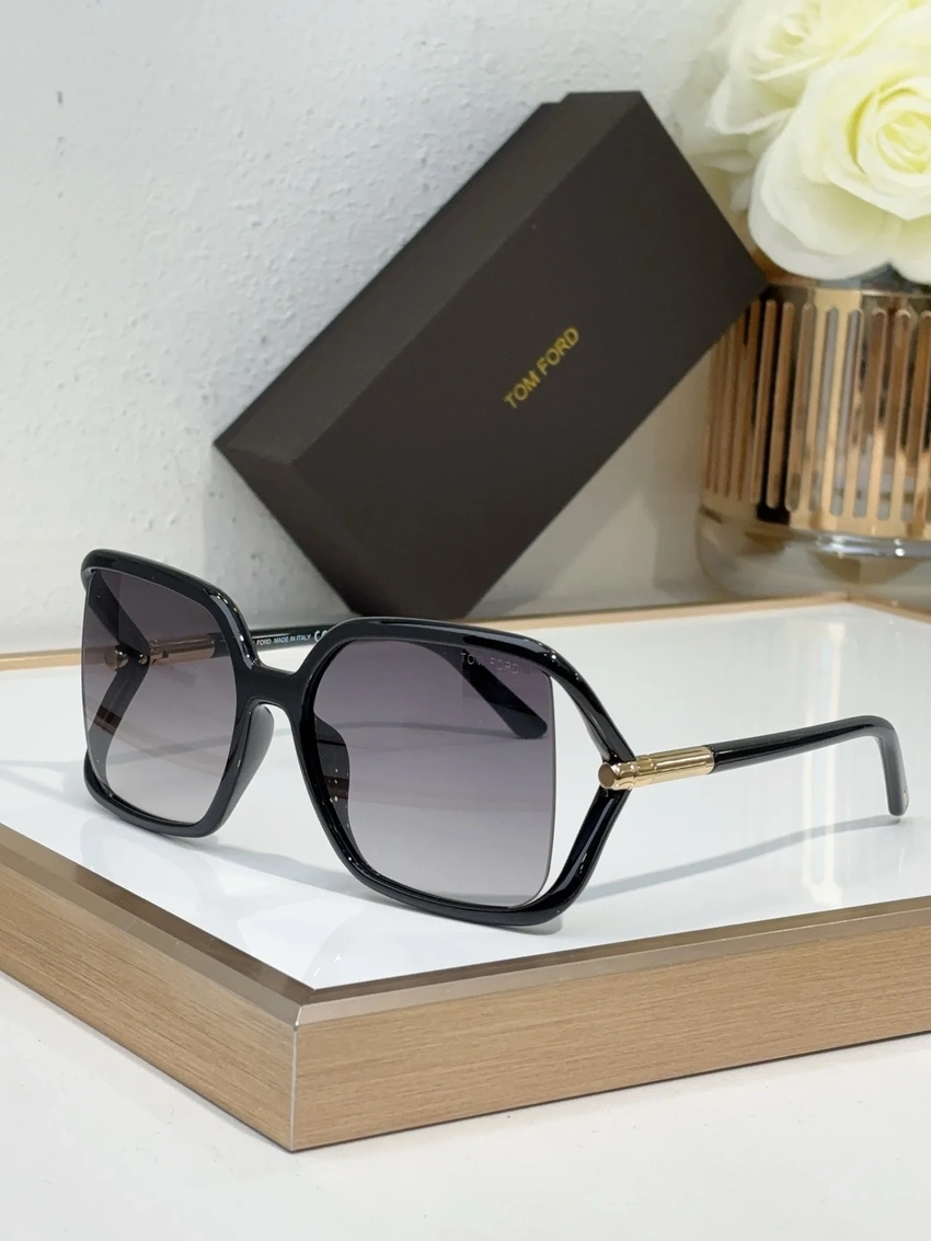 Wholesale Tom Ford FT1089 Buckley Sunglasses | B2B Optical Distributor