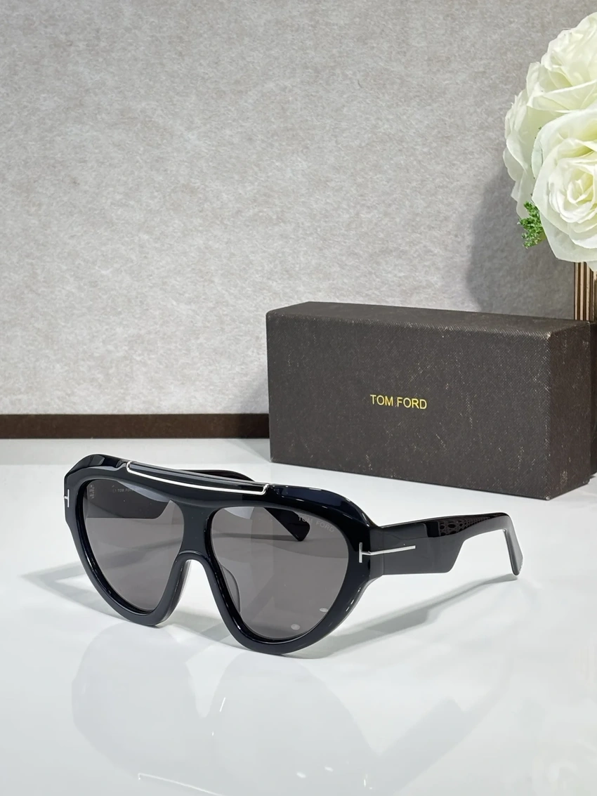 Buy Tom Ford FT1094 Maxwell Sunglasses Wholesale | Optical Importer