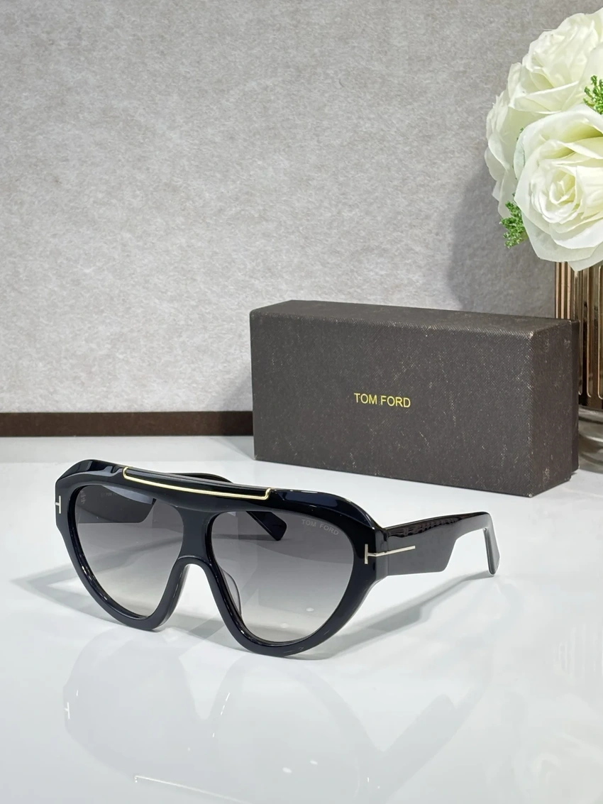 Buy Tom Ford FT1094 Rectangle Sunglasses Wholesale | Optical Importer