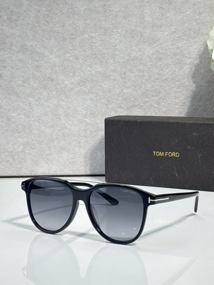 Wholesale Tom Ford FT1098 Oversize Sunglasses | B2B Optical Distributor