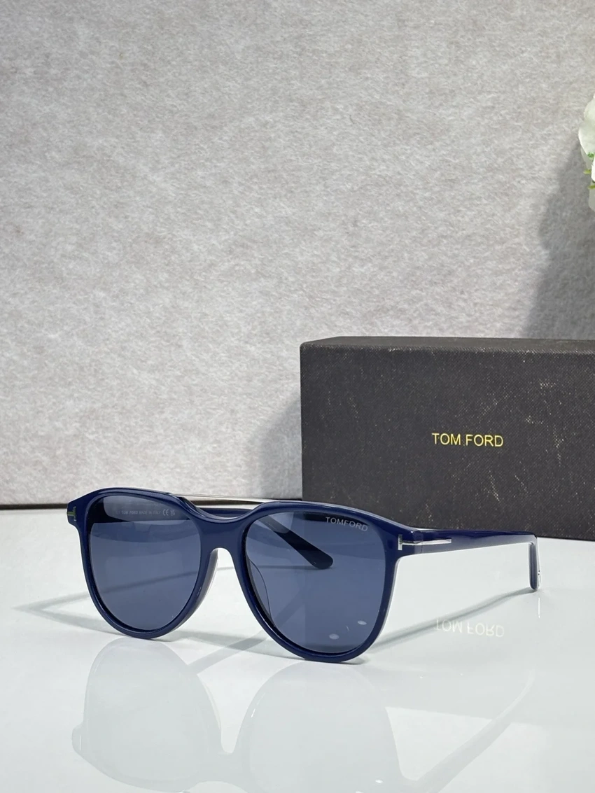 Wholesale Tom Ford FT1098 Oversize Sunglasses | B2B Optical Distributor