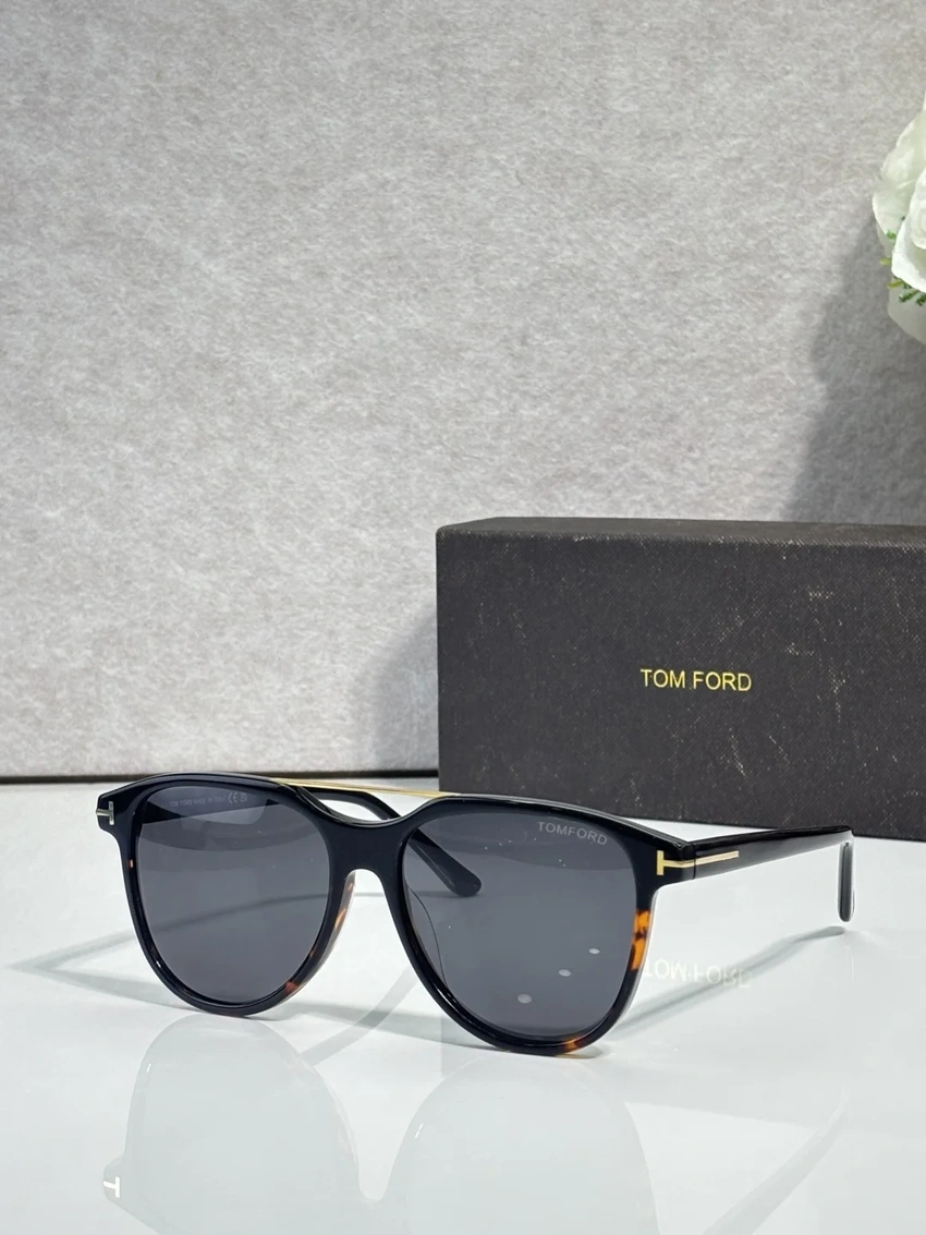 Wholesale Tom Ford FT1098 Retro Sunglasses | B2B Optical Distributor