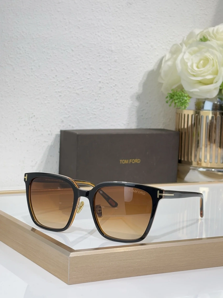 Wholesale Tom Ford FT1132 Oversized Sunglasses | B2B Optical Distributor