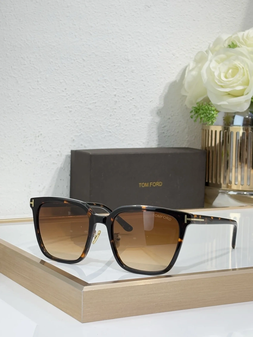 Wholesale Tom Ford FT1132 Oversized Sunglasses | B2B Optical Distributor