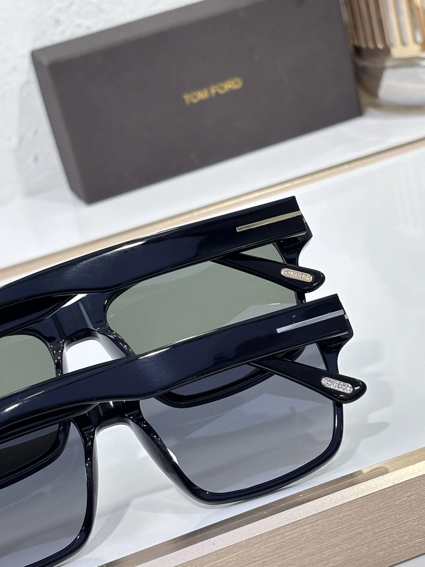 Tom Ford FT1205 Everett Sunglasses for Wholesale | Optical Store Supplier