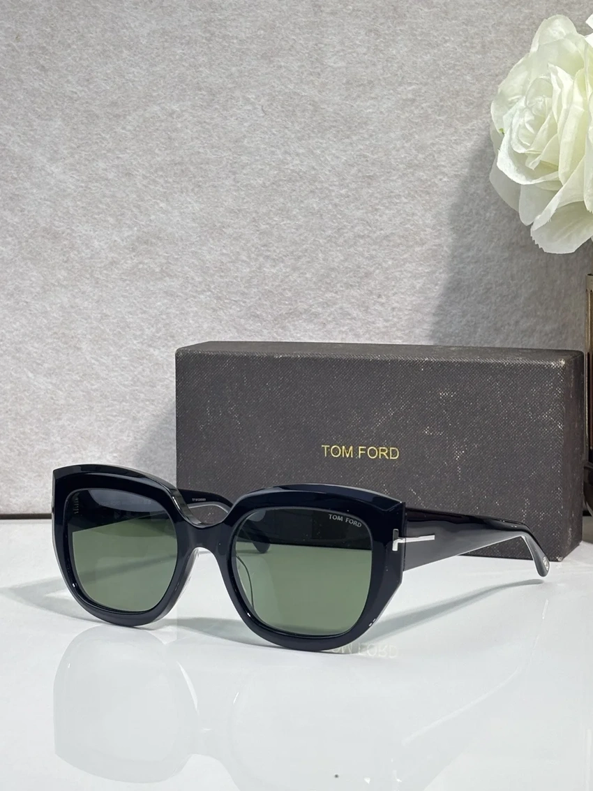 Wholesale Tom Ford FT1220 Celebrity Sunglasses | B2B Optical Distributor