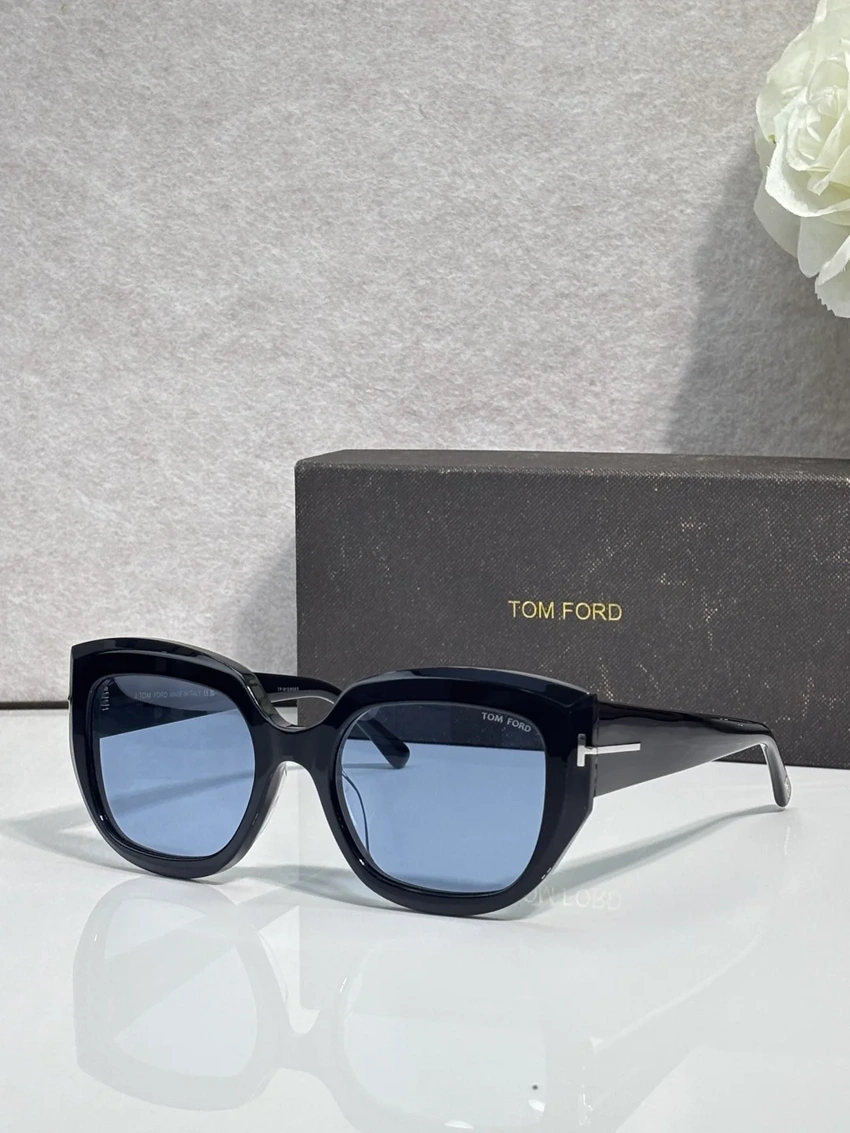 Wholesale Tom Ford FT1220 Celebrity Sunglasses | B2B Optical Distributor