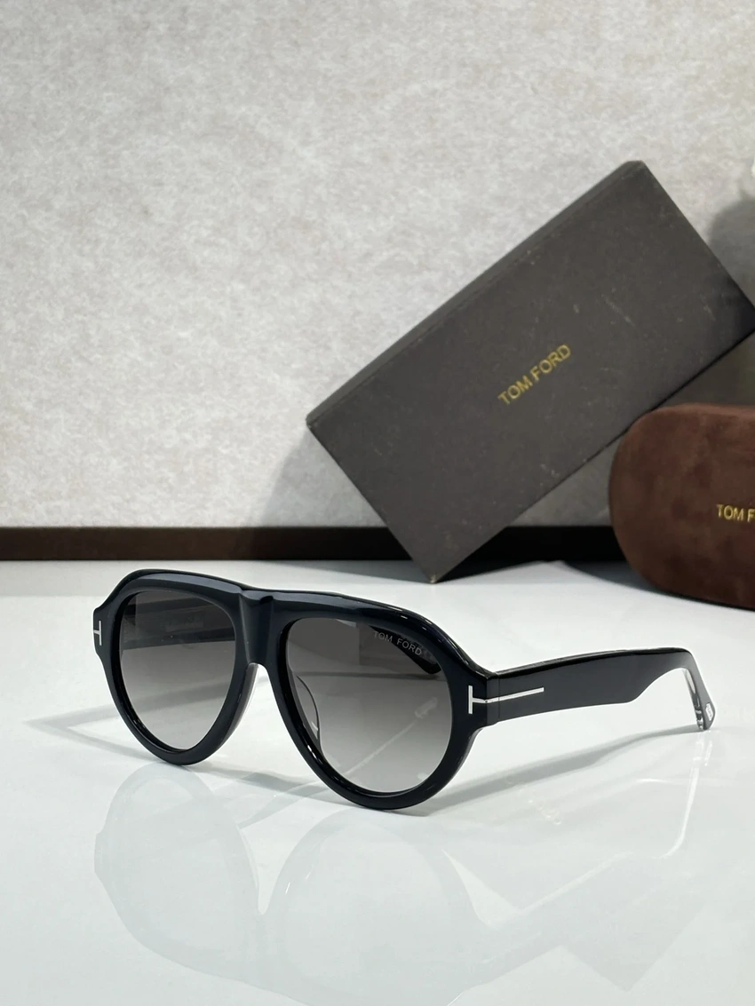 Wholesale Tom Ford FT1225 Penelope Sunglasses | B2B Optical Distributor