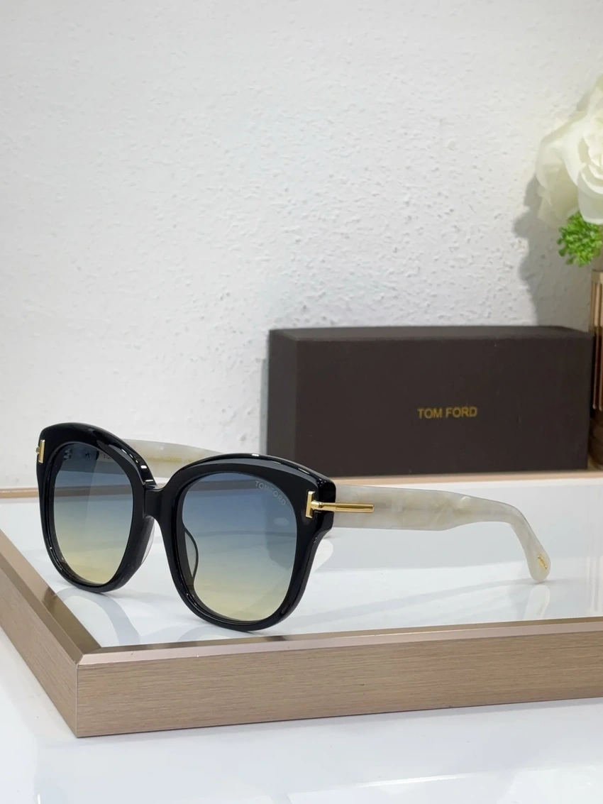 Tom Ford FT1235 Kendel Sunglasses for Wholesale | Optical Store Supplier