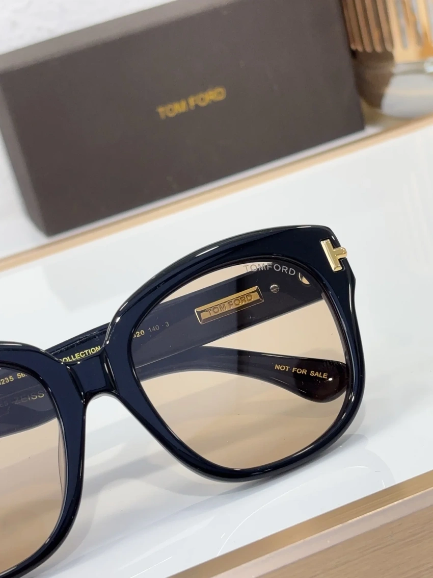 Tom Ford FT1235 Sunglasses Square Wholesale | Optical Retail Supplier