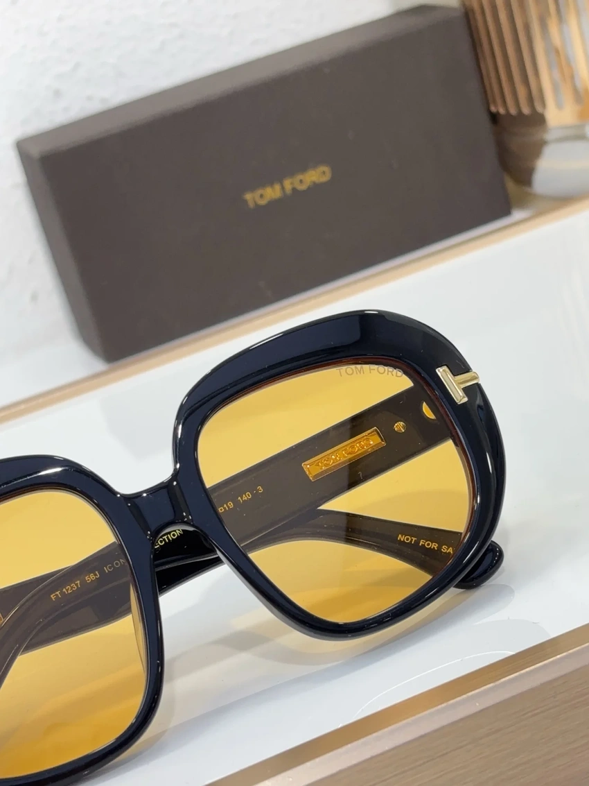 Premium Tom Ford FT1237 Falconer 02 Sunglasses – Wholesale Distributor