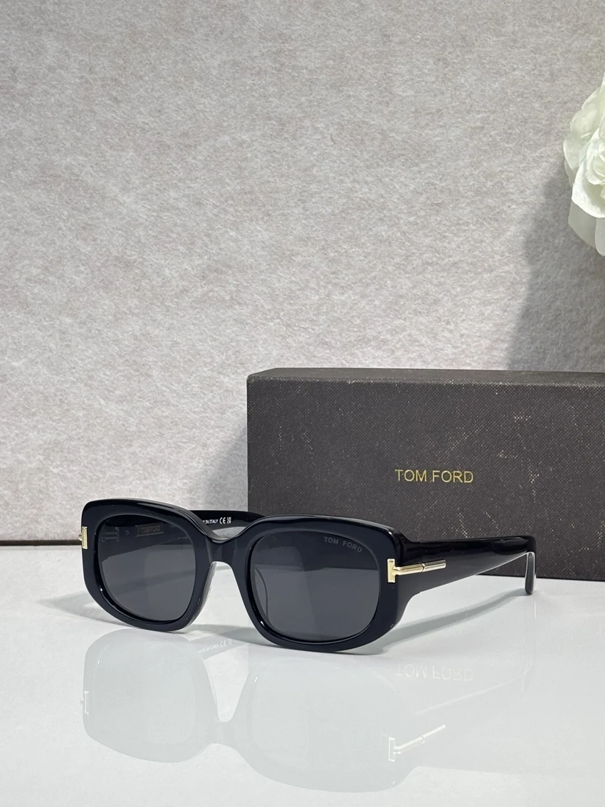 Buy Tom Ford FT1253 Penelope Sunglasses Wholesale | Optical Importer