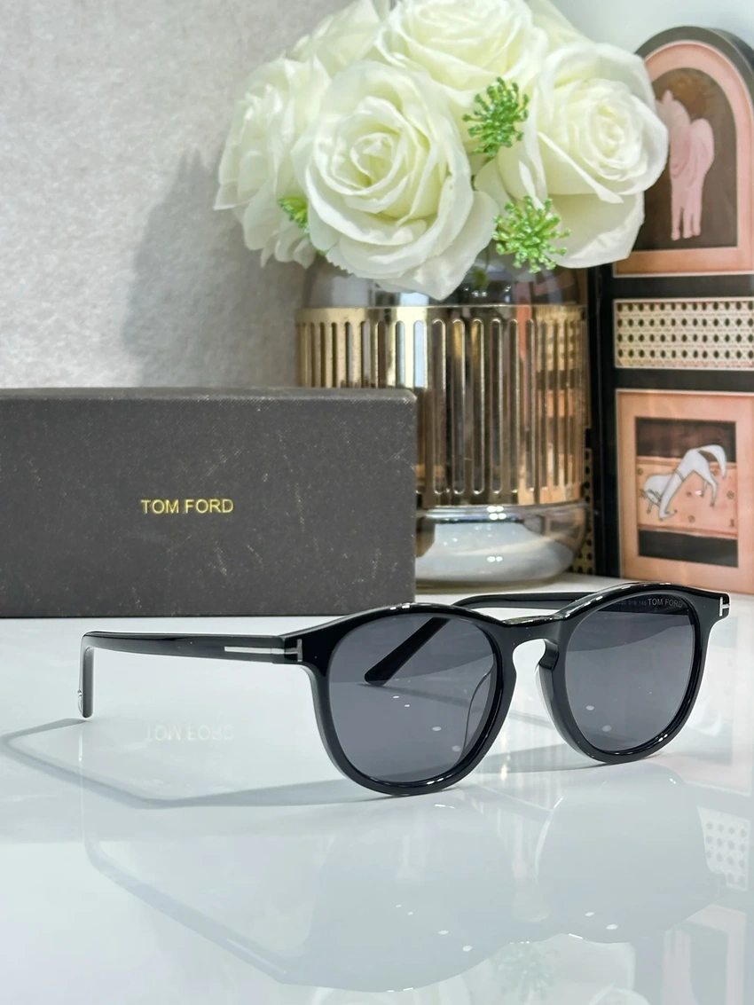 Tom Ford FT1302 Navigator Sunglasses – Wholesale Optical Frames Supplier
