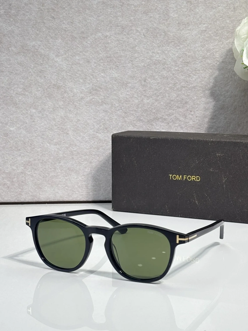 Tom Ford FT1302 Sunglasses On Sale – Wholesale Optical Frames Supplier