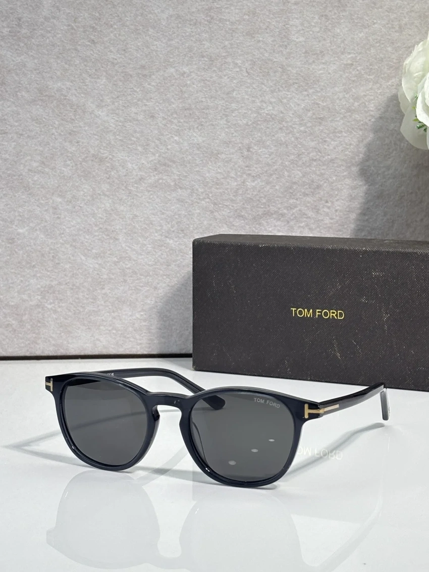 Tom Ford FT1302 Sunglasses On Sale – Wholesale Optical Frames Supplier