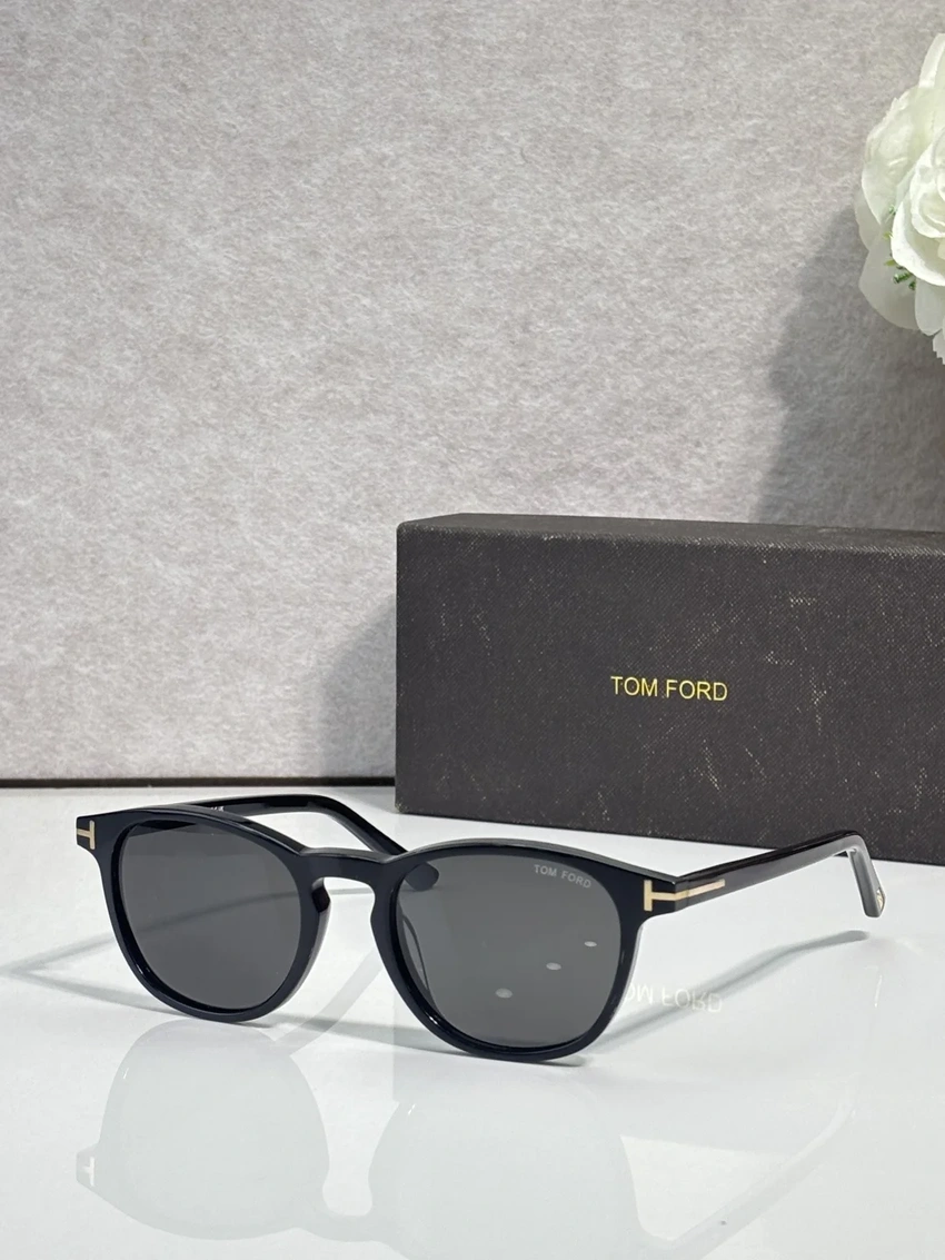 Tom Ford FT1302 Navigator Sunglasses – Wholesale Optical Frames Supplier