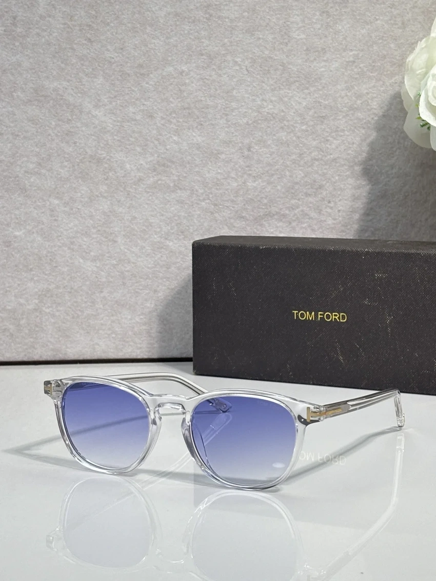 Tom Ford FT1302 Navigator Sunglasses – Wholesale Optical Frames Supplier