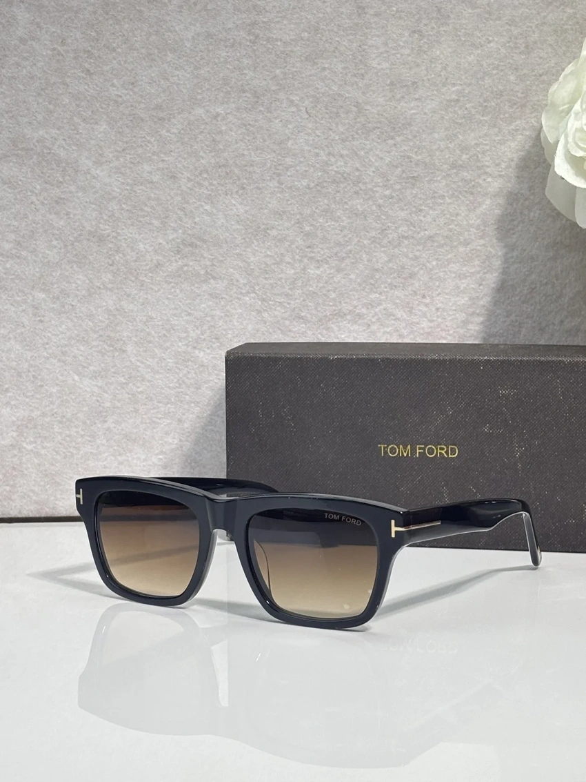Tom Ford FT1303 Luna Sunglasses – Wholesale Optical Frames Supplier