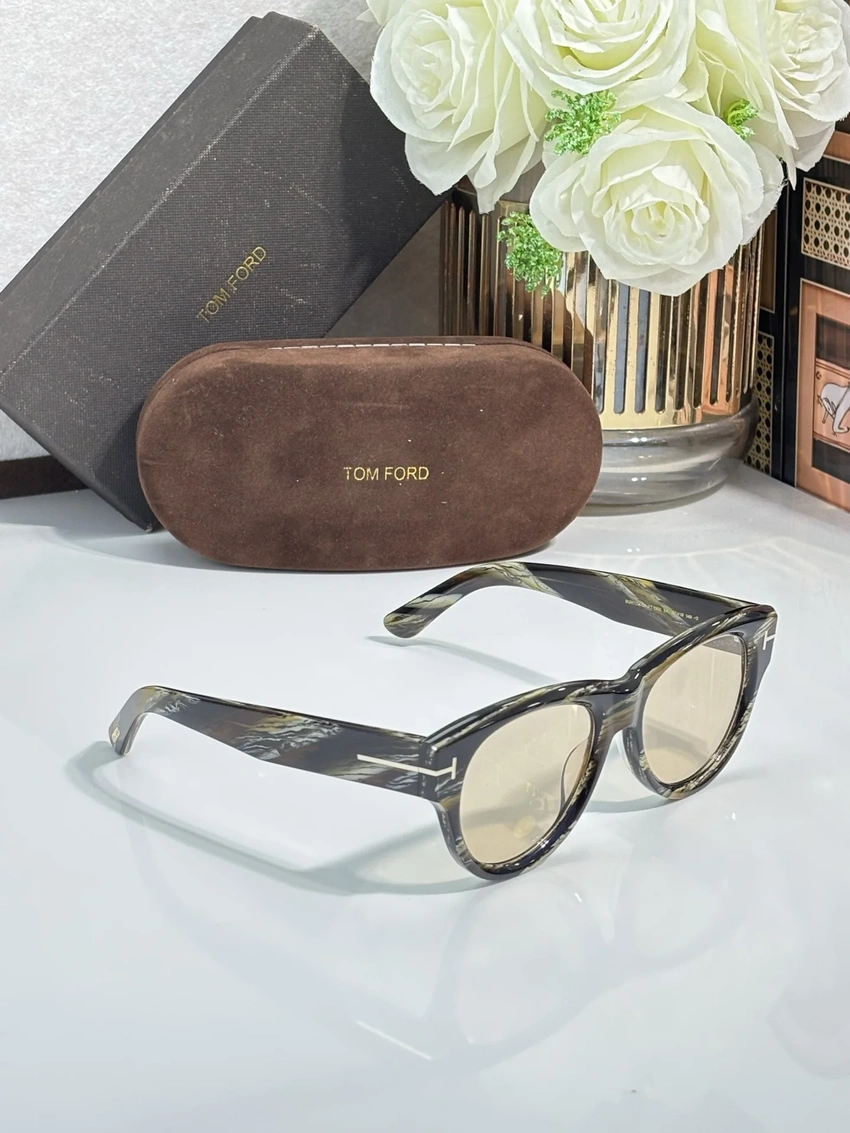 Tom Ford FT1305 Cateye Sunglasses For Women – Wholesale Optical Frames Supplier