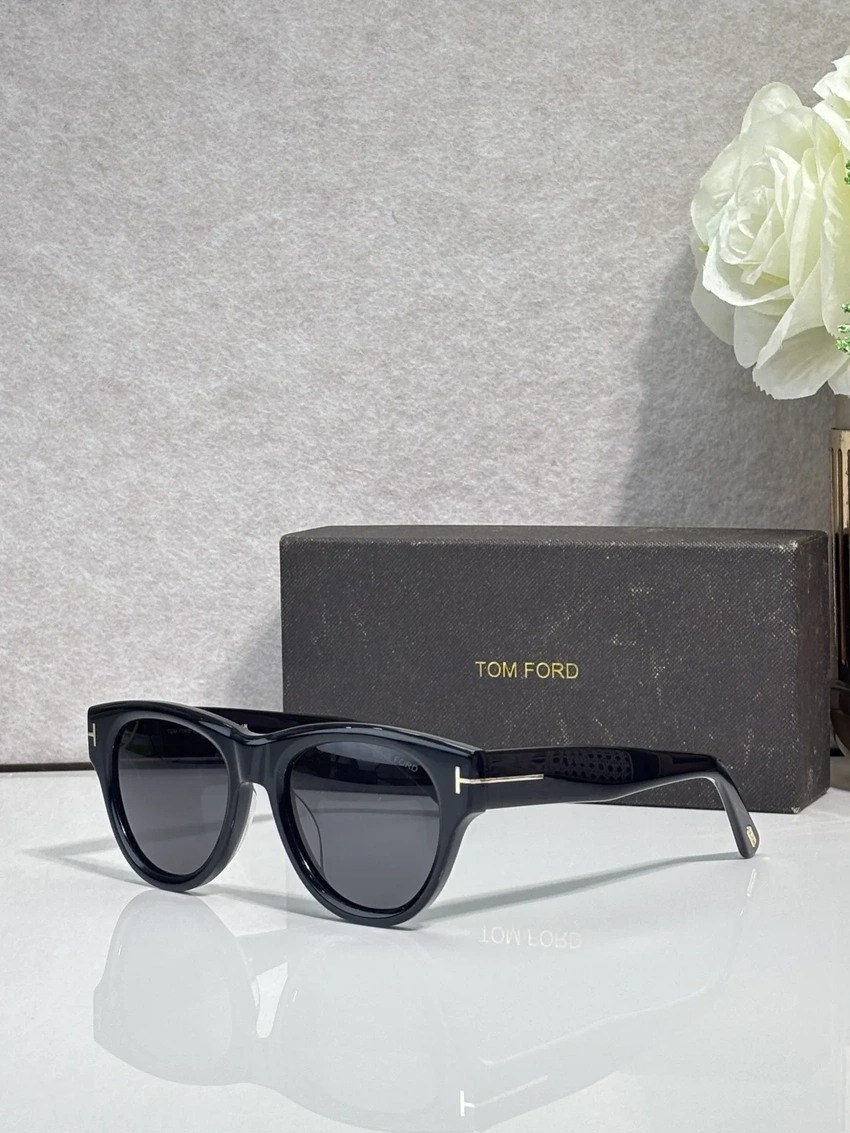 Tom Ford FT1305 Cateye Sunglasses For Women – Wholesale Optical Frames Supplier