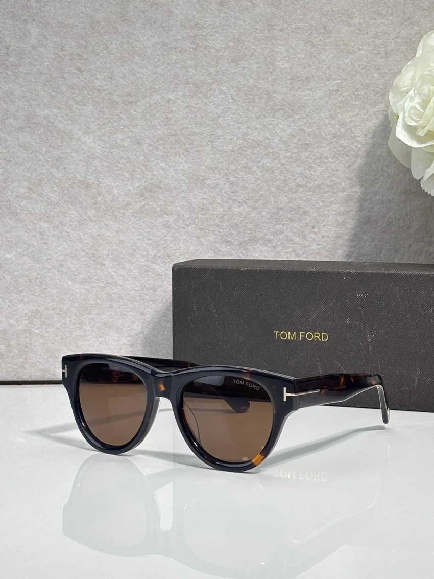 Tom Ford FT1305 Cateye Sunglasses For Women – Wholesale Optical Frames Supplier