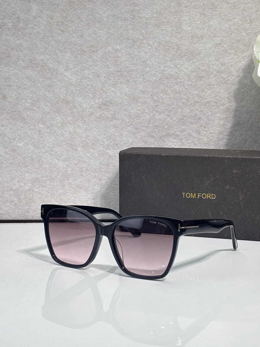 Wholesale Tom Ford FT1312 Beatrix Sunglasses | B2B Optical Distributor