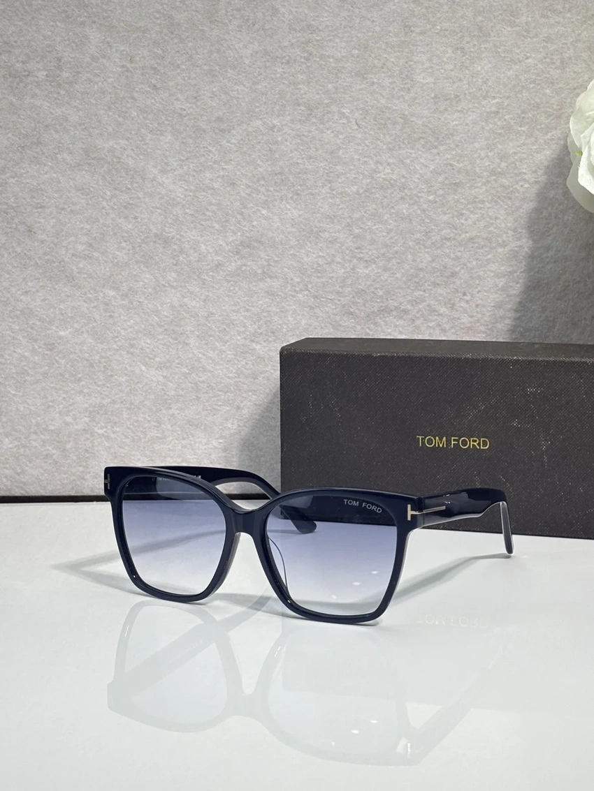 Wholesale Tom Ford FT1312 Beatrix Sunglasses | B2B Optical Distributor